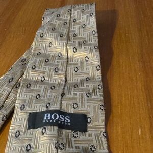 Hugo Boss Beige and Black Geometric Tie